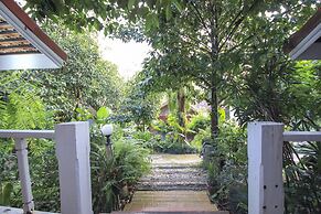 OYO 75353 Loy Chalet Resort