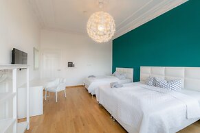 Luga Homes – Stadthaus