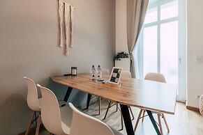 Luga Homes – Stadthaus