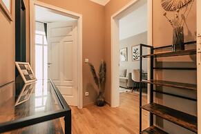 Luga Homes – Stadthaus