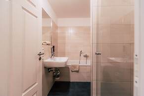 Luga Homes – Stadthaus