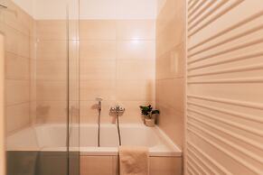 Luga Homes – Stadthaus