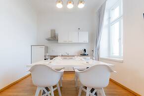 Luga Homes – Stadthaus