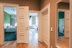 Luga Homes – Stadthaus