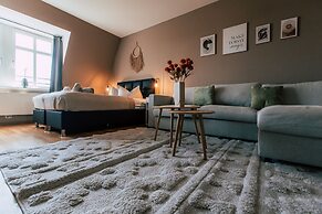 Luga Homes – Stadthaus