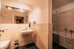 Luga Homes – Stadthaus