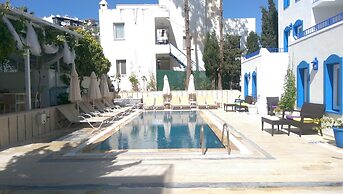 Zuzu's Kitchen & Apartments