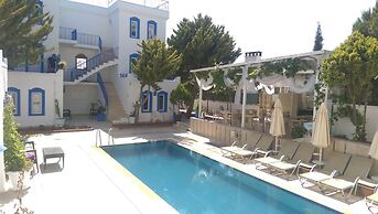 Zuzu's Kitchen & Apartments