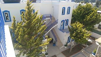 Zuzu's Kitchen & Apartments