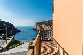 Apartamentos Playa de Canutells