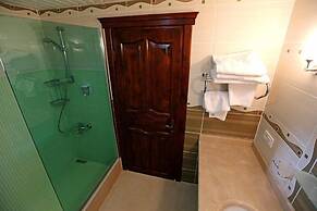 Nerissa Hotel - Special Class