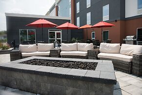 Hampton Inn & Suites by Hilton Warrington Horsham