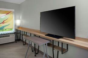 Tru by Hilton Farmville