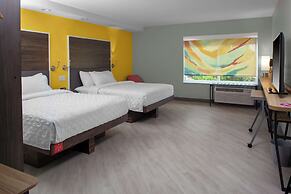 Tru by Hilton Farmville