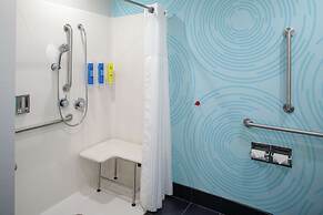 Tru by Hilton Farmville