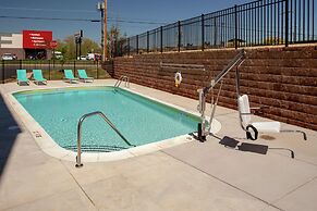 Tru by Hilton Farmville