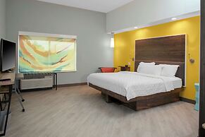 Tru by Hilton Farmville