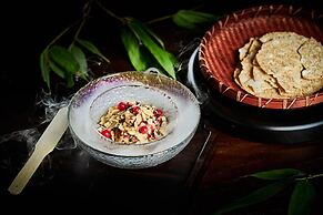 HUALUXE Ningbo Harbor City