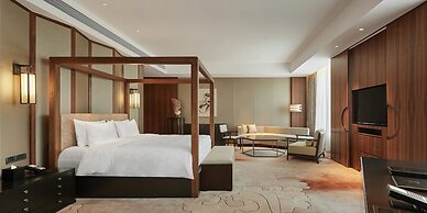 HUALUXE Ningbo Harbor City