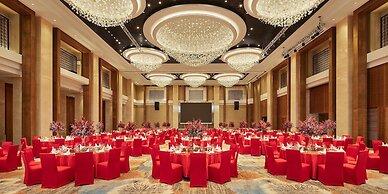 HUALUXE Ningbo Harbor City