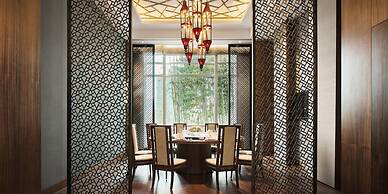 HUALUXE Ningbo Harbor City