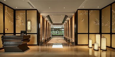 HUALUXE Ningbo Harbor City