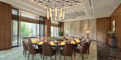 HUALUXE Ningbo Harbor City