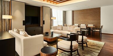 HUALUXE Ningbo Harbor City