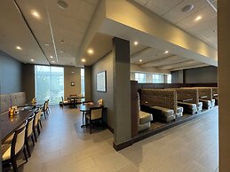 Holiday Inn Hotel & Suites Farmington Hills - Detroit NW by IHG