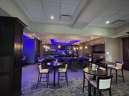 Holiday Inn Hotel & Suites Farmington Hills - Detroit NW by IHG