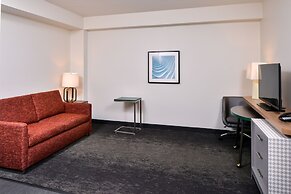 Holiday Inn Hotel & Suites Farmington Hills - Detroit NW by IHG
