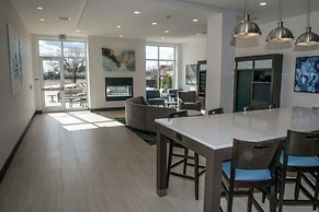 Holiday Inn Hotel & Suites Farmington Hills - Detroit NW by IHG