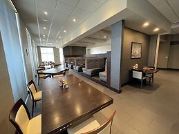 Holiday Inn Hotel & Suites Farmington Hills - Detroit NW by IHG