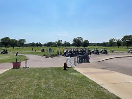 Holiday Inn Hotel & Suites Farmington Hills - Detroit NW by IHG