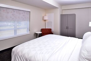 Holiday Inn Hotel & Suites Farmington Hills - Detroit NW by IHG