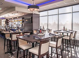 Holiday Inn Hotel & Suites Farmington Hills - Detroit NW by IHG