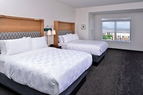 Holiday Inn Hotel & Suites Farmington Hills - Detroit NW by IHG