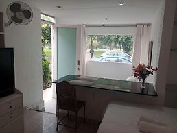 Monterrico Suites Hotel