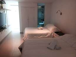 Monterrico Suites Hotel