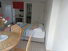 Monterrico Suites Hotel