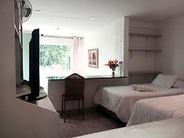 Monterrico Suites Hotel
