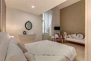 Trevi Miracle Suite