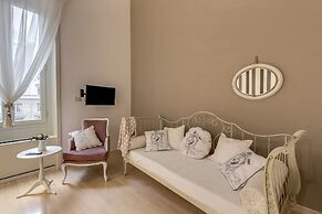 Trevi Miracle Suite