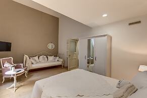 Trevi Miracle Suite