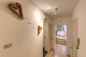 Trevi Miracle Suite