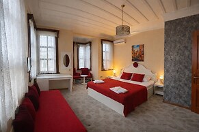 Yalı Hotel