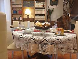 Villa Marisa bed breakfast and books