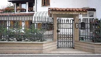 Villa Marisa bed breakfast and books