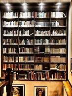 Villa Marisa bed breakfast and books