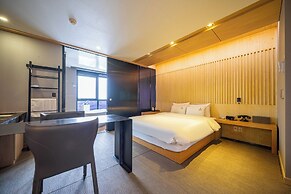 Louis Boutique Hotel